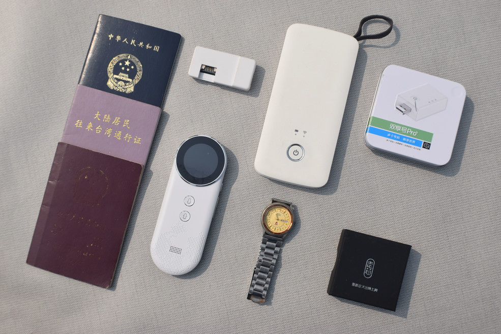 逸豆智能旅行翻譯助手 貼身翻譯，兼具隨身WiFi功能